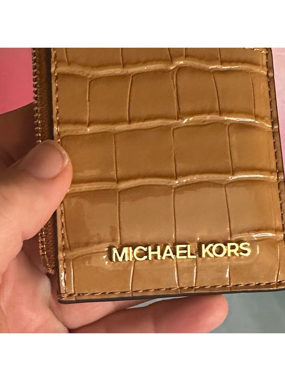 Michael Kors Jet Set Travel Medium TZ Card Case in a crocodile-embossed "Deer" - Picture 6 of 14